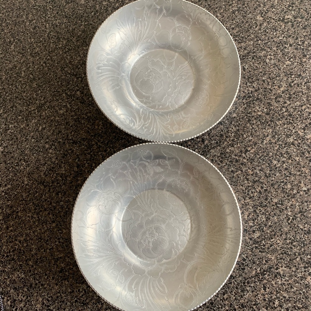 Vintage- Set of 2- Wilson Hammered Aluminum Bowls